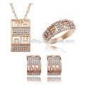 Alibaba com anneau de luxe boucles d&#39;oreille collier mariage magnifique cristal nuptiale bijoux en or ensembles